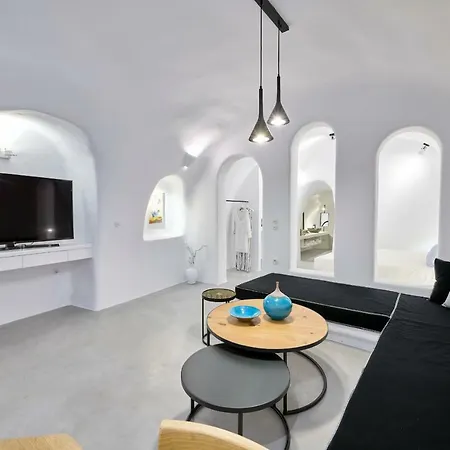 Cave * Oia