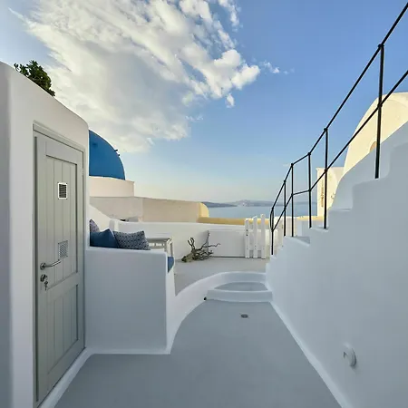 Cave Villa Oia