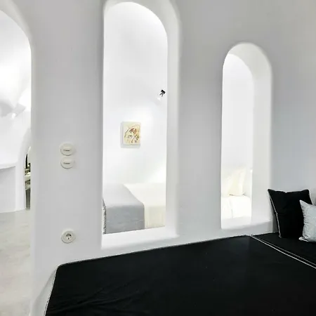 Cave * Oia